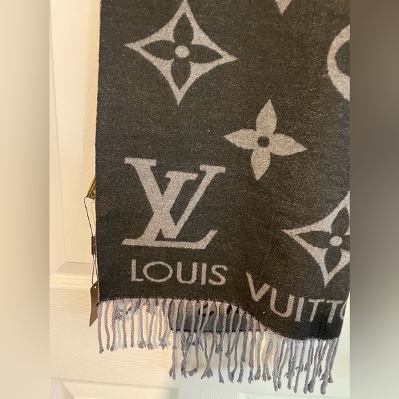 Accessories - Fashion Scarf Super Soft Cashmere and Silk, monogram design